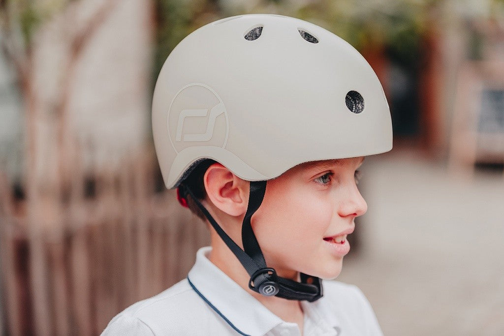 Casco S-M - 51-55cm - Con chiusura magnetica
