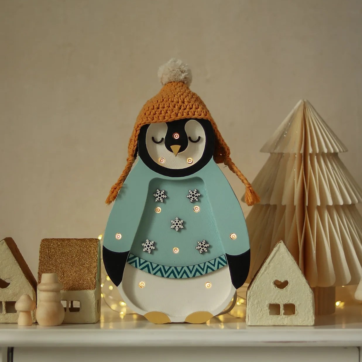 Mini lampada led baby pinguino natalizio con regolatore di luminosità - fatta a mano