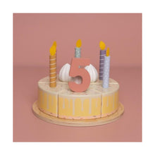 Torta di compleanno in legno