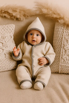 Tuta neonato in lana cotta con cappuccio e apertura con bottoni