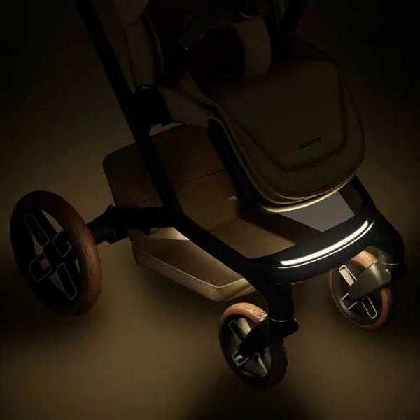 Maxi Cosi Passeggino Trio Fame con ovetto Pebble 360 Pro² e base rotante - Ovetto reclinabile