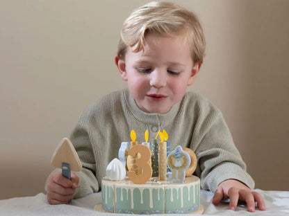Torta di compleanno in legno