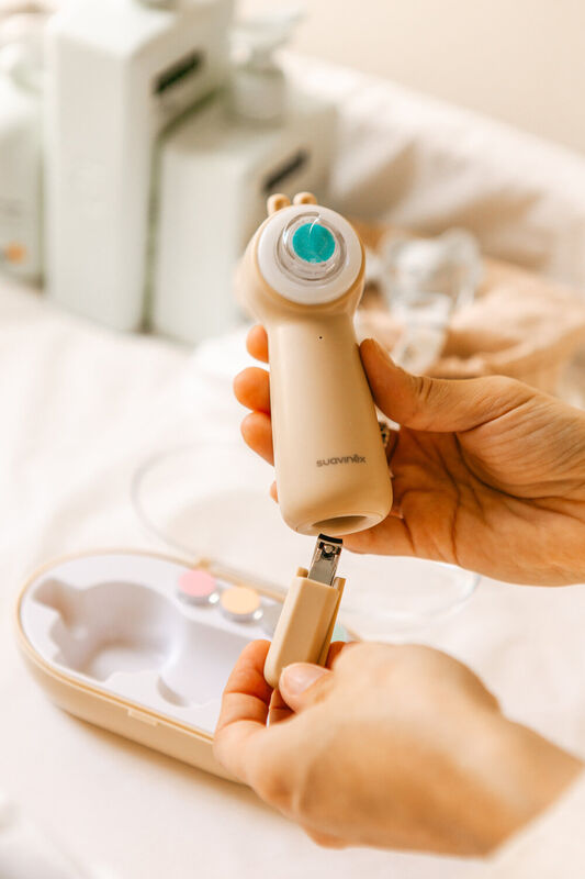 Set Lima Elettrica per Unghie Neonato 'Wonderland' con Luce LED e 5 Testine Intercambiabili