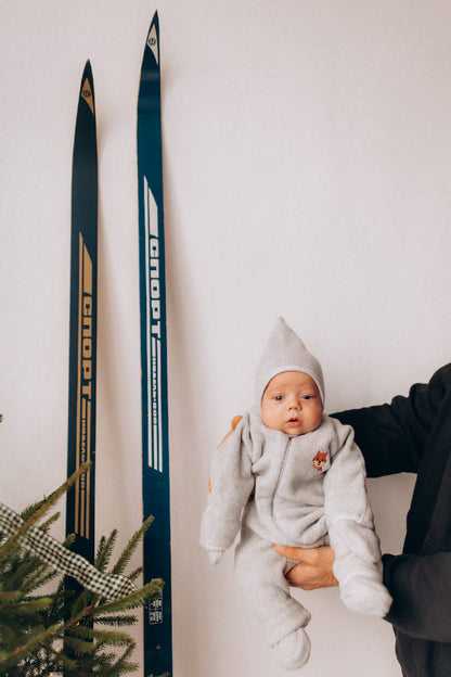 Tutina Onesie in Pile di Cotone Biologico con Ricamo