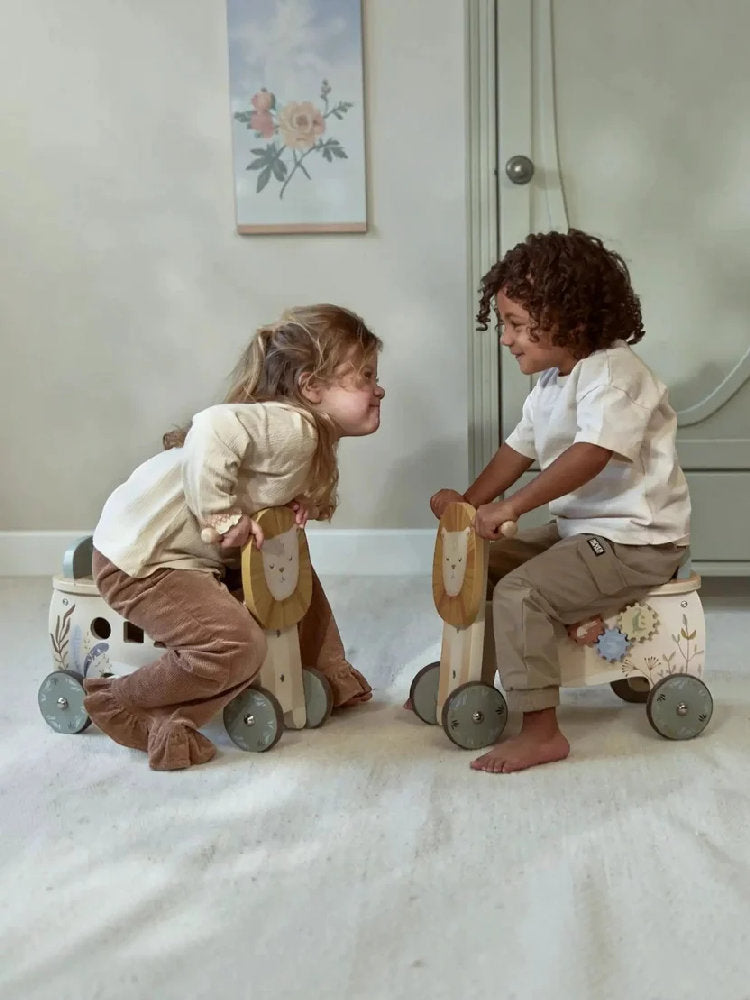 Leone cavalcabile in legno FSC - Little Dutch Safari Friends