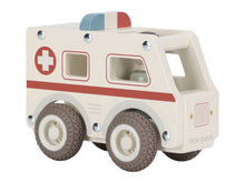 Ambulanza in legno con personaggio