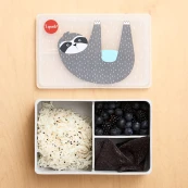 3Sprouts - Porta pranzo Bento 3 Scomparti - in Silicone - Versioni 3 Sprouts: Bradipo Grigio